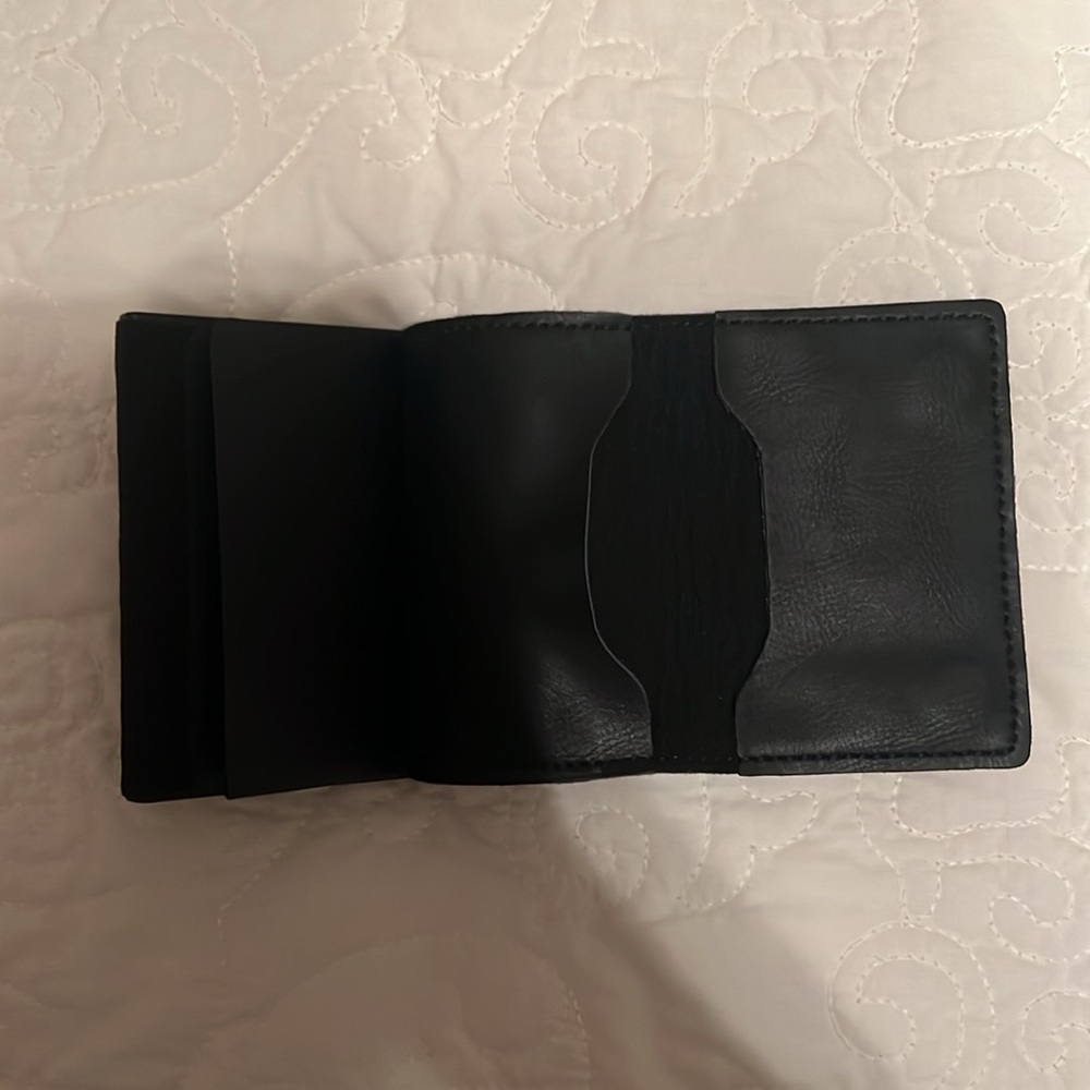 Smart Wallet - Picture 2 of 3